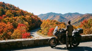 【2026年版】紅葉ツーリングおすすめ7選｜全国の絶景紅葉ロードガイド